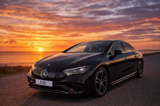 Arrivée du nouveau véhicule dans la flotte : Mercedes EQE 350, Cannes, DS Azur Driver